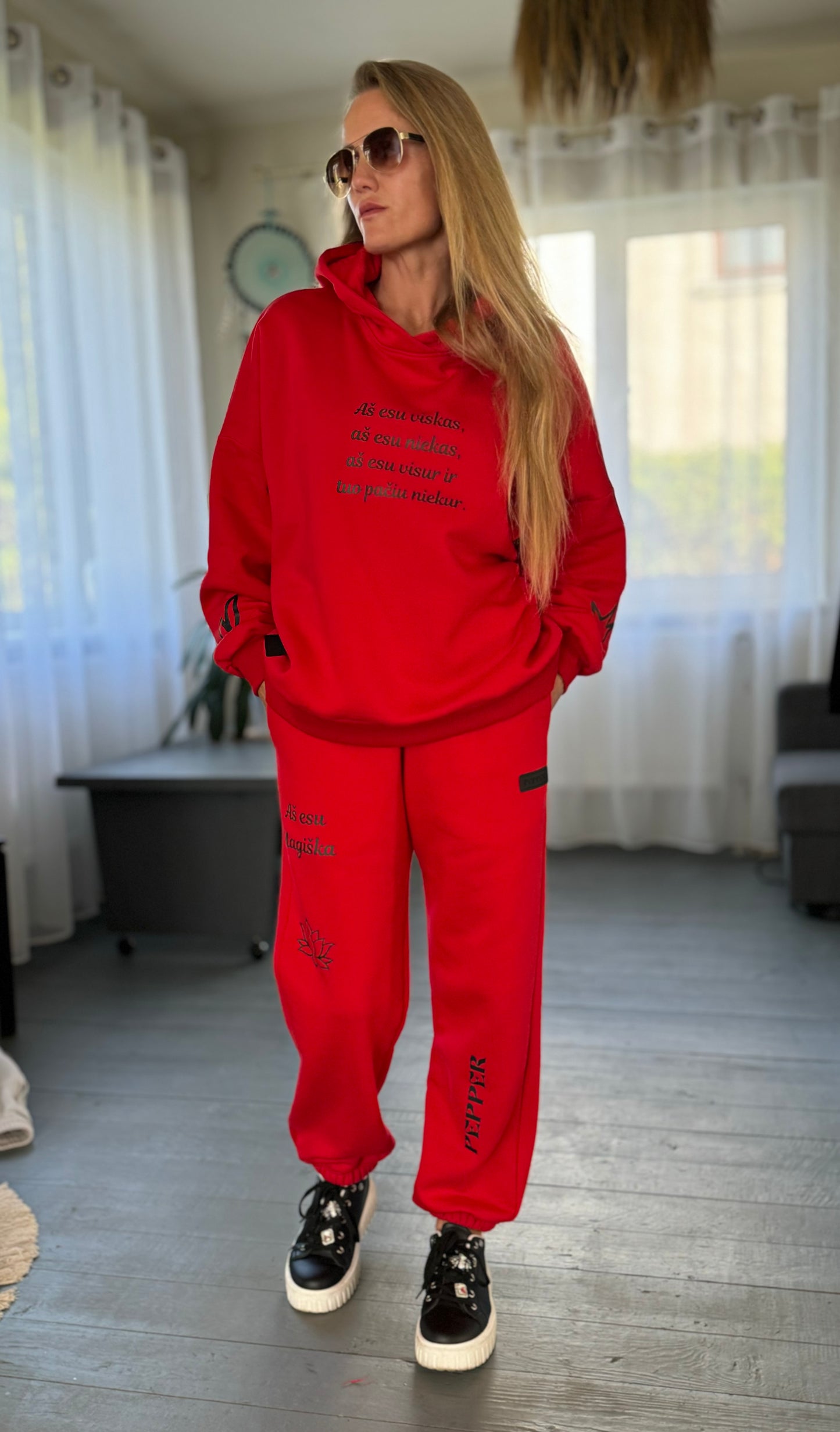 PEPPER Magic Red kelnės su pūkeliu moterims