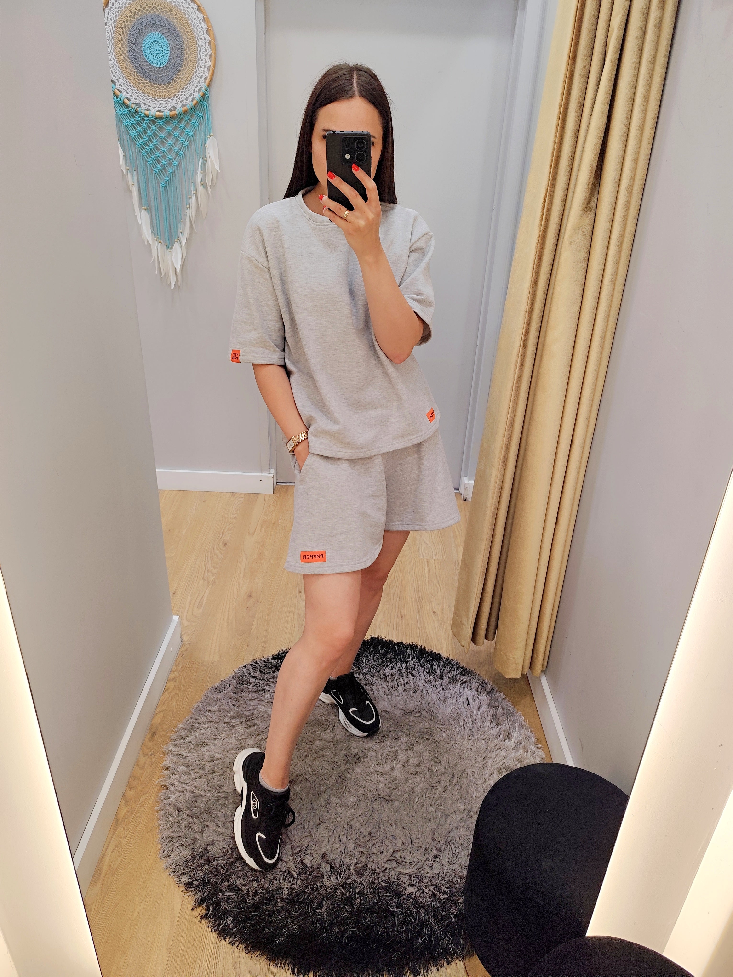 PEPPER Grey platėjantys šortai moterims