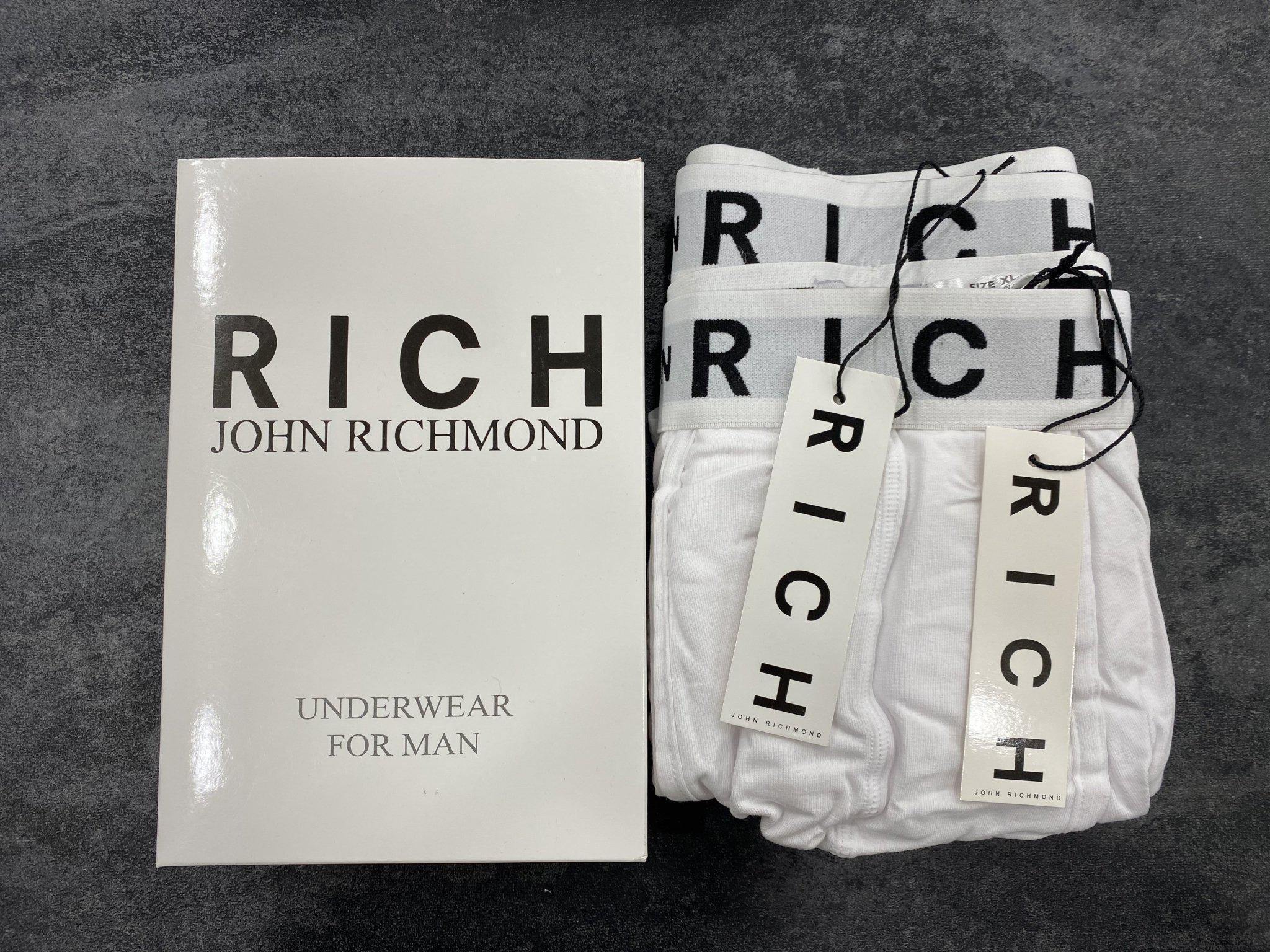 JOHN RICHMOND balti apatiniai vyrams (2 vnt).