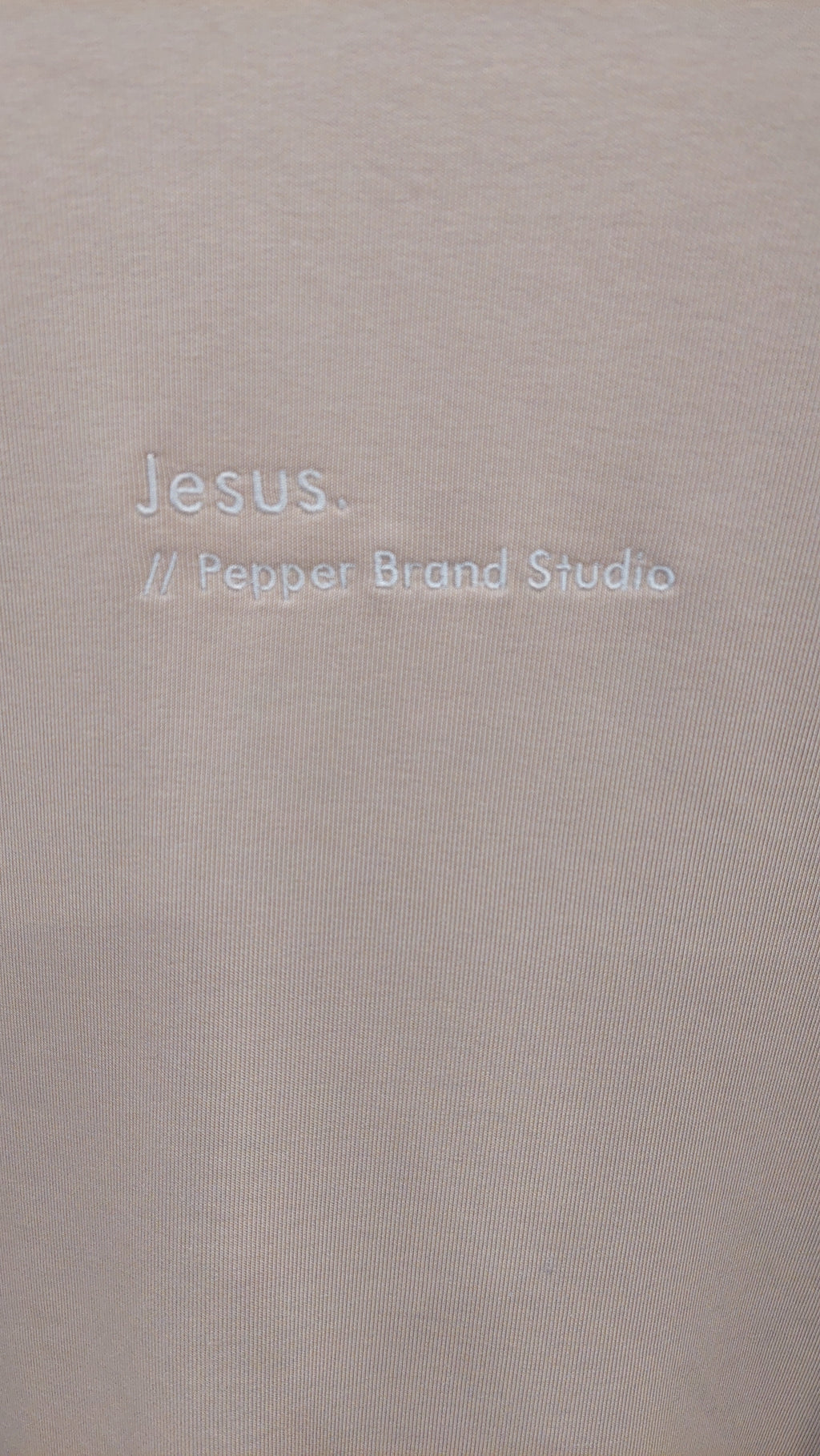 PEPPER UNISEX Dream Light Sand džemperis su užrašu priekyje ir logotipu nugaroje