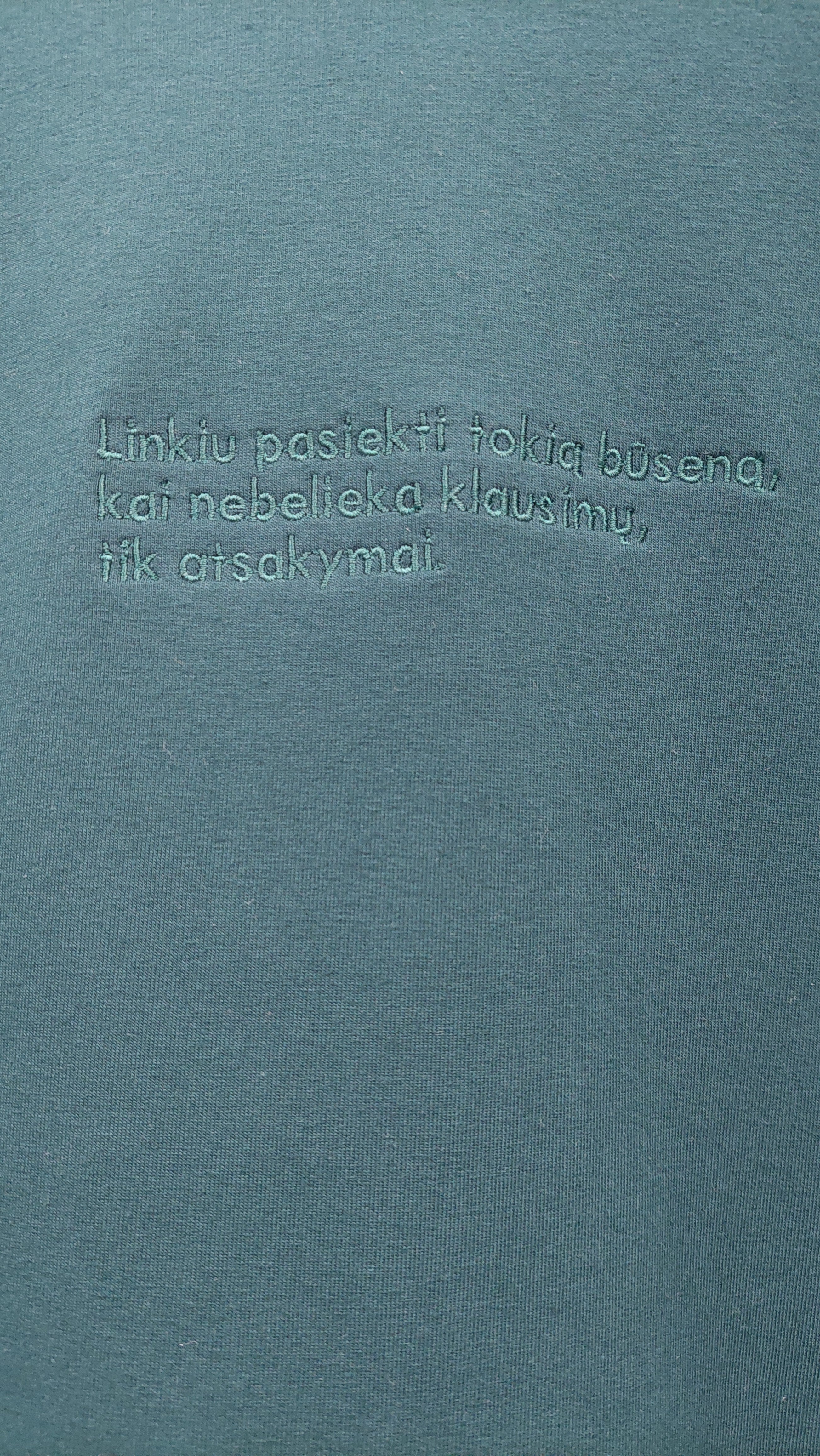 PEPPER UNISEX Opal Green džemperis su užrašu priekyje ir siuvinėtu logotipu nugaroje