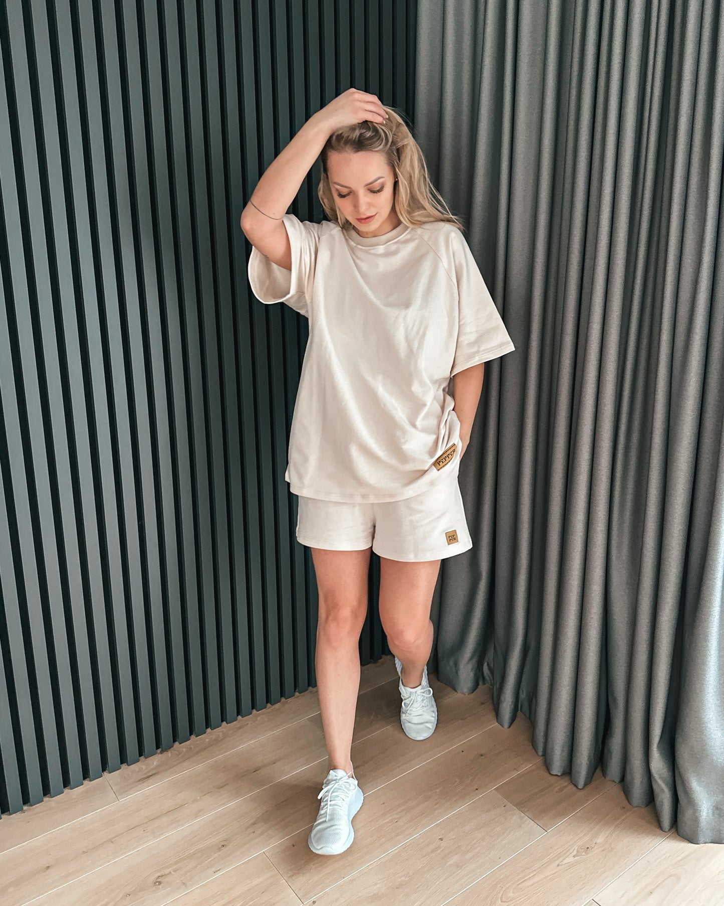 PEPPER UNISEX Off White t-shirt with raglan sleeves