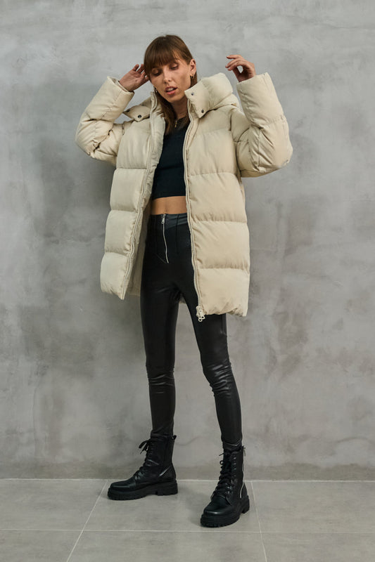 COPPEROSE oversized beige puffer striukė su gobtuvu