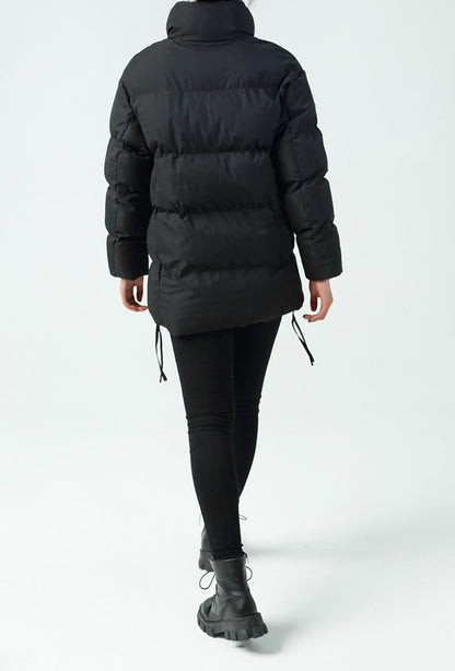 COPPEROSE oversized juoda puffer striukė