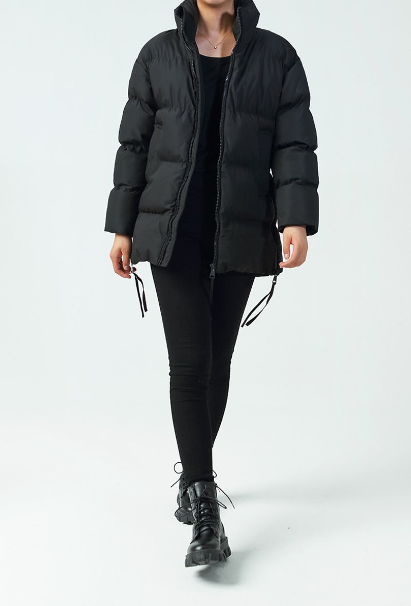 COPPEROSE oversized juoda puffer striukė