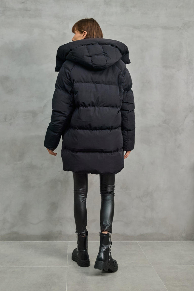 COPPEROSE oversized puffer striukė su gobtuvu