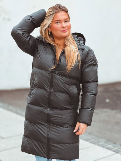 RAINS UNISEX puffer juoda ilga striukė