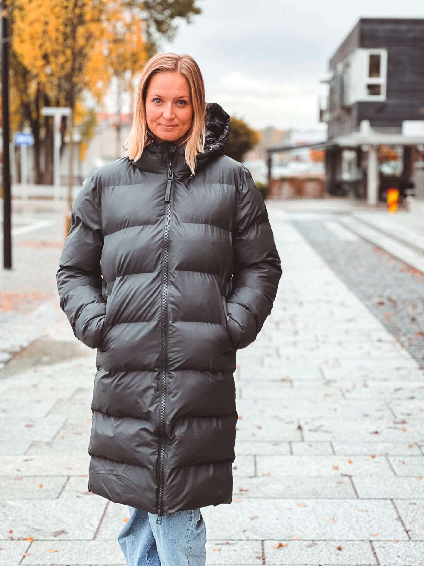 RAINS UNISEX puffer juoda ilga striukė