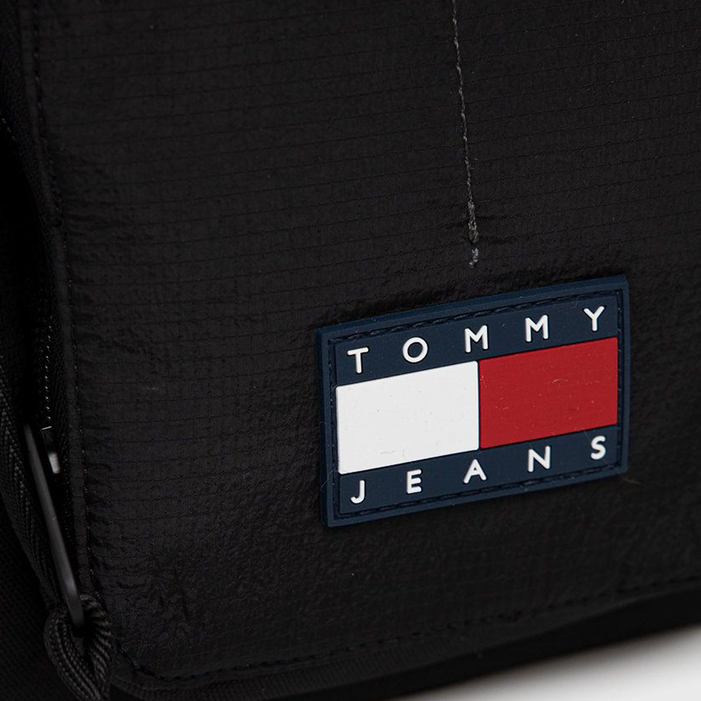 Tommy jeans rankinė per petį