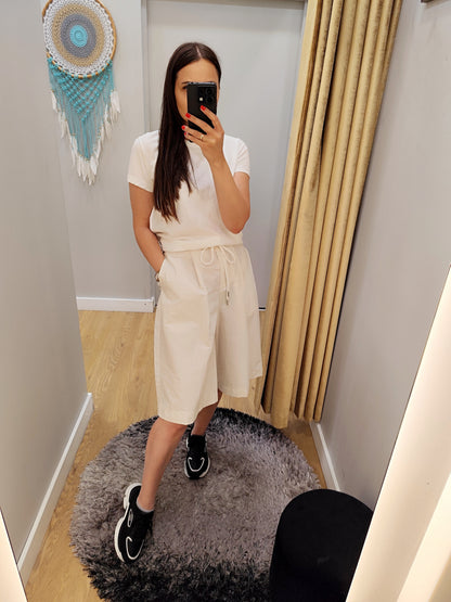 GIOYA &amp; Co Cream White shorts for women